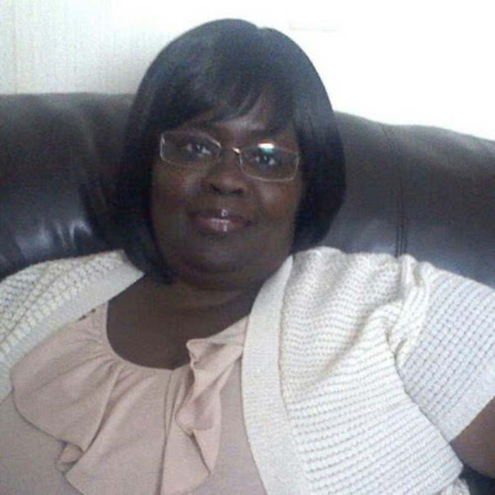 Meet your Posher, Lolitha